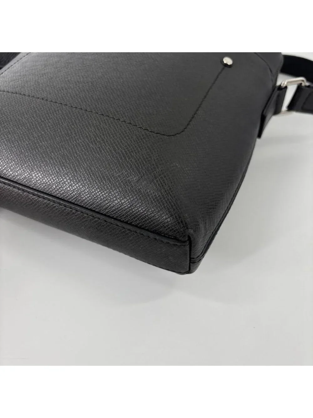 Louis Vuitton Super Taiga Grigori Shoulder Bag Black